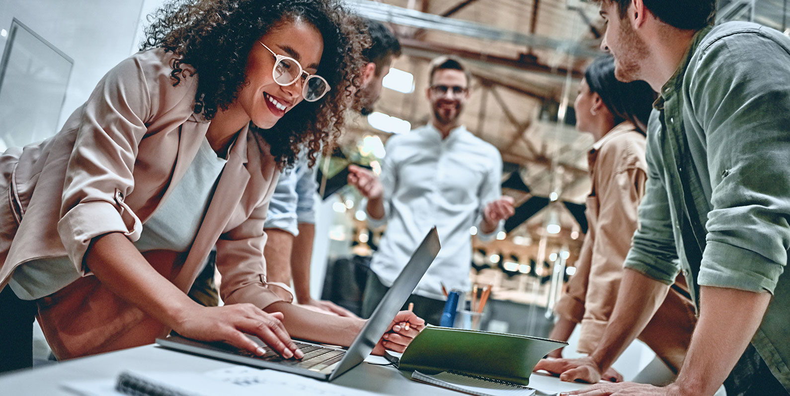 A convergência possível entre felicidade e tecnologia no ambiente de trabalho